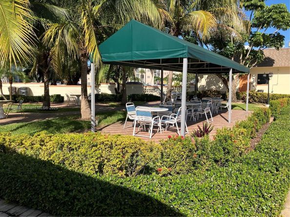 4270 NW 40th St 103, Lauderdale Lakes FL 33319