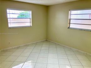 4270 NW 40th St 103, Lauderdale Lakes FL 33319