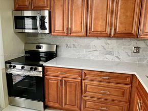 4270 NW 40th St 103, Lauderdale Lakes FL 33319