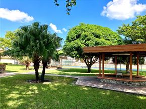 4270 NW 40th St 103, Lauderdale Lakes FL 33319