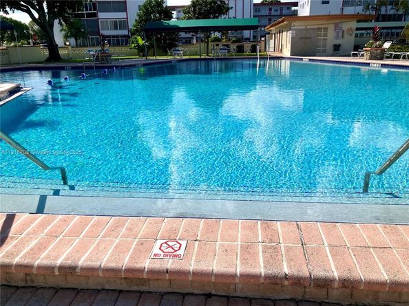 4270 NW 40th St 103, Lauderdale Lakes FL 33319