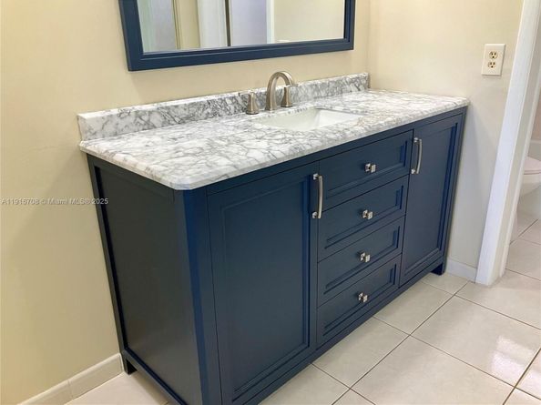 4270 NW 40th St 103, Lauderdale Lakes FL 33319