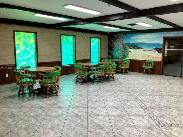 4270 NW 40th St 103, Lauderdale Lakes FL 33319