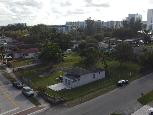 149 NW 14th Ave, Dania Beach FL 33004