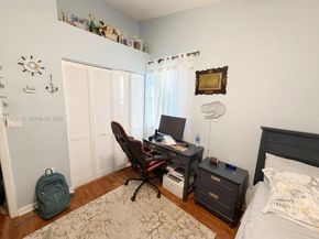 10877 NW 8th St, Pembroke Pines FL 33026