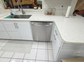 10877 NW 8th St, Pembroke Pines FL 33026