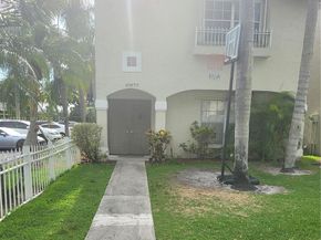 10877 NW 8th St, Pembroke Pines FL 33026