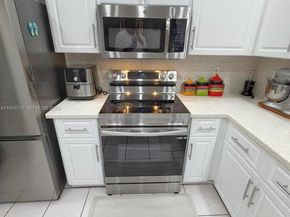 10877 NW 8th St, Pembroke Pines FL 33026