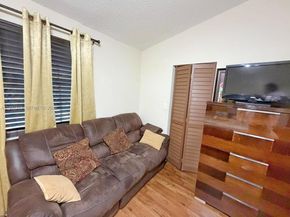 10877 NW 8th St, Pembroke Pines FL 33026