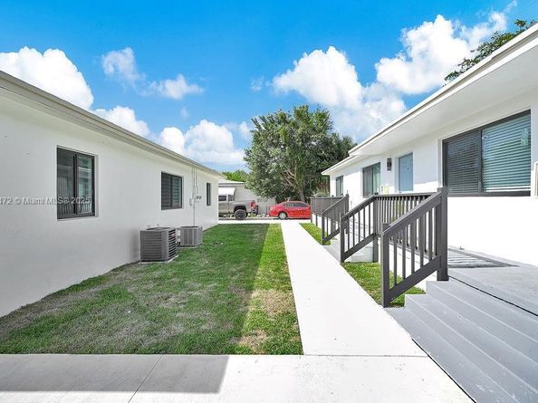 12400 NE 11th Ct, North Miami FL 33161