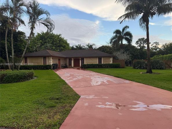 5940 Piney Ct, Green Acres FL 33463