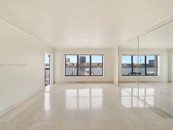 200 Golden Isles Dr 203, Hallandale Beach FL 33009