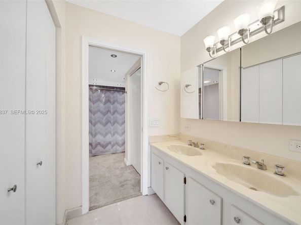 200 Golden Isles Dr 203, Hallandale Beach FL 33009