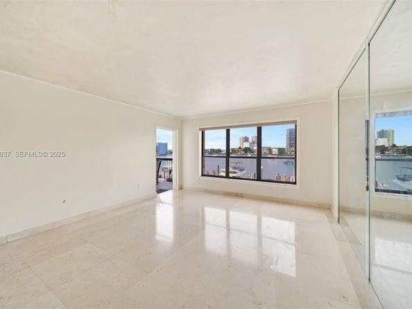 200 Golden Isles Dr 203, Hallandale Beach FL 33009