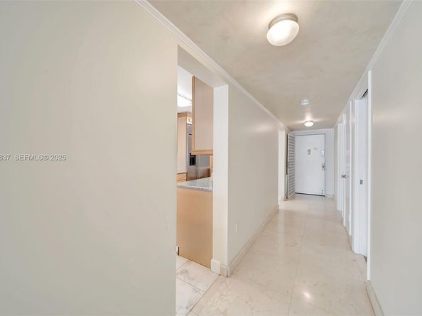 200 Golden Isles Dr 203, Hallandale Beach FL 33009