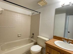 10204 Twin Lakes Dr 14H, Coral Springs FL 33071