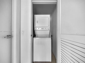 1080 Brickell Ave 2708, Miami FL 33131