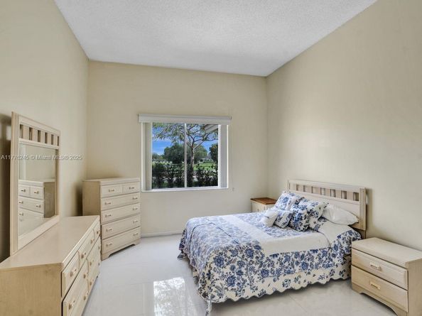 15831 SW 10th St, Pembroke Pines FL 33027