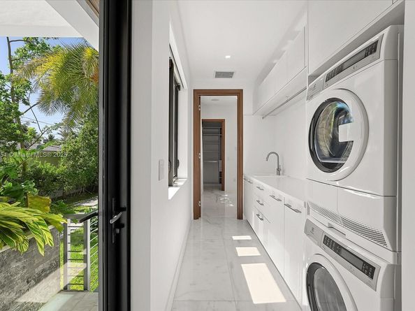 1311 Stillwater Dr, Miami Beach FL 33141