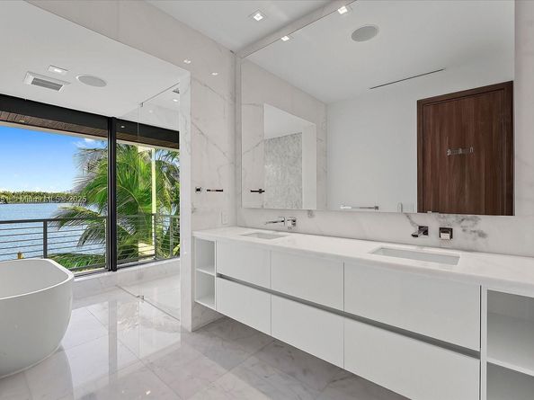 1311 Stillwater Dr, Miami Beach FL 33141