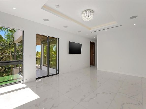 1311 Stillwater Dr, Miami Beach FL 33141