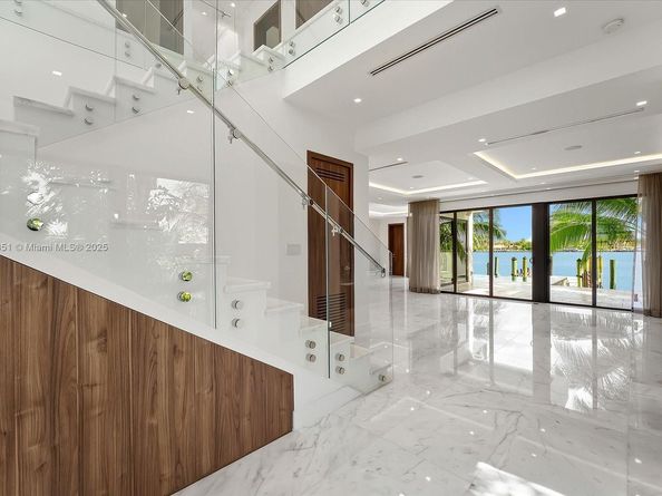 1311 Stillwater Dr, Miami Beach FL 33141