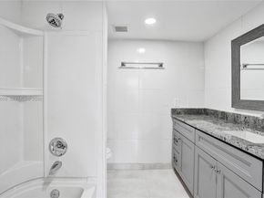 5950 Del Lago Cir 104, Sunrise FL 33313