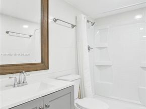 5950 Del Lago Cir 104, Sunrise FL 33313