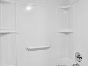 5950 Del Lago Cir 104, Sunrise FL 33313