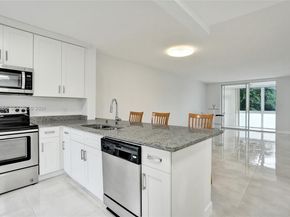 5950 Del Lago Cir 104, Sunrise FL 33313