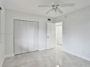 5950 Del Lago Cir 104, Sunrise FL 33313