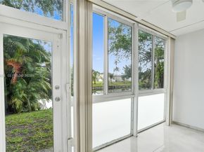 5950 Del Lago Cir 104, Sunrise FL 33313
