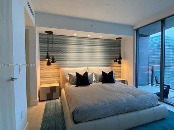 1000 Brickell Plz 3308, Miami FL 33131