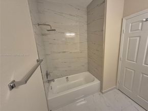 7673 NW 116th Ave, Doral FL 33178