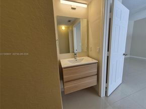 7673 NW 116th Ave, Doral FL 33178