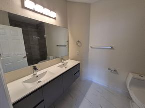 7673 NW 116th Ave, Doral FL 33178