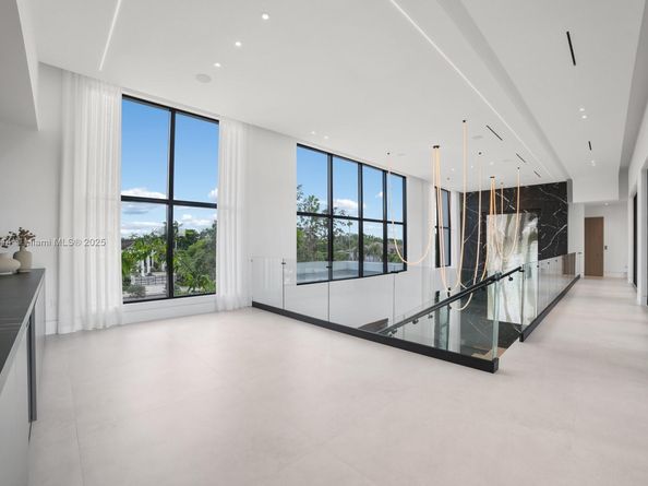 9900 SW 125th Ave, Miami FL 33186