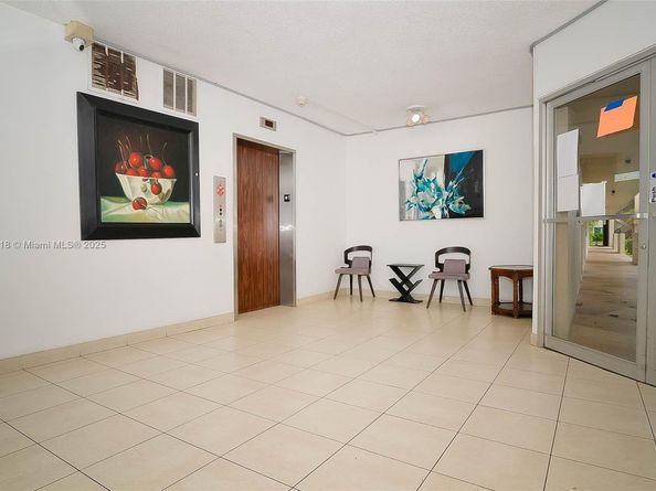 6301 N Falls Cir Dr 307, Lauderhill FL 33319