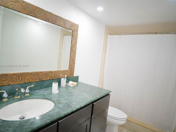 6301 N Falls Cir Dr 307, Lauderhill FL 33319