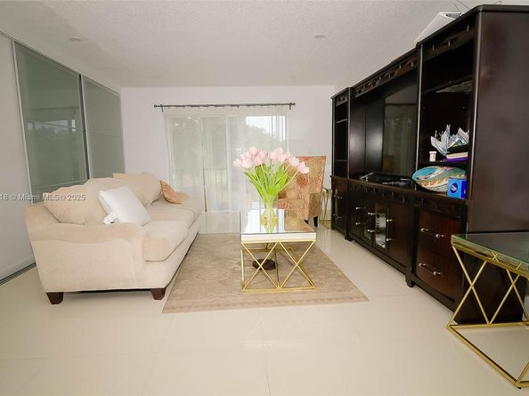 6301 N Falls Cir Dr 307, Lauderhill FL 33319