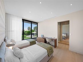 2950 NE 164th St, North Miami Beach FL 33160