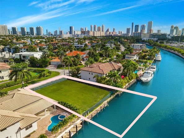 2950 NE 164th St, North Miami Beach FL 33160