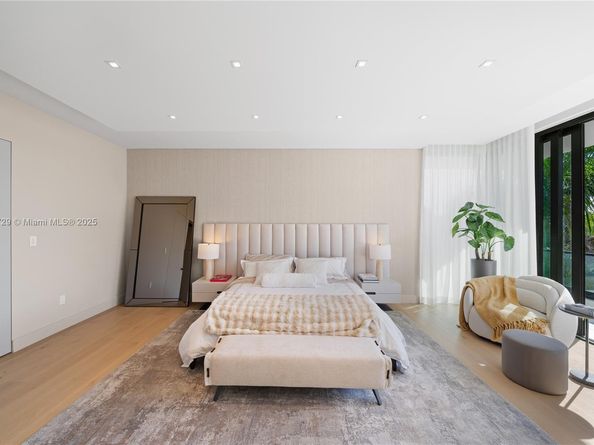 2950 NE 164th St, North Miami Beach FL 33160