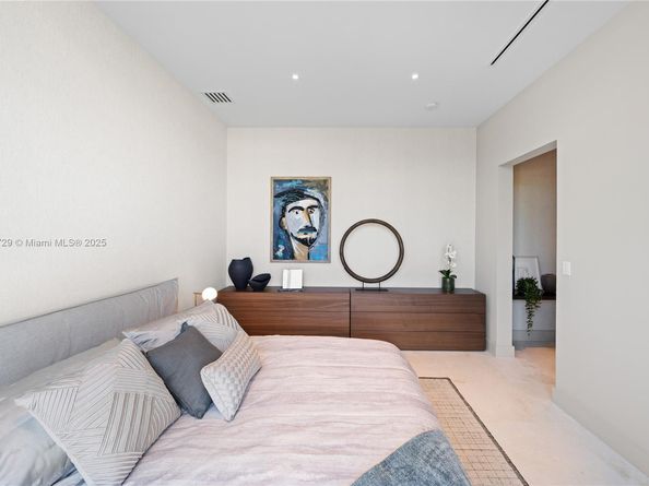 2950 NE 164th St, North Miami Beach FL 33160