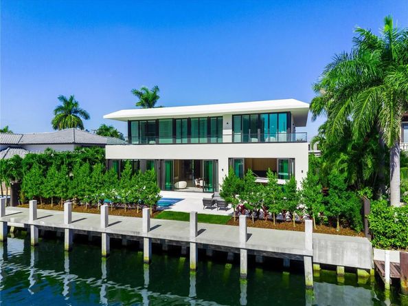 2950 NE 164th St, North Miami Beach FL 33160