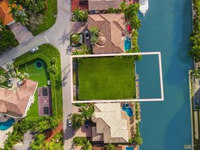 2950 NE 164th St, North Miami Beach FL 33160