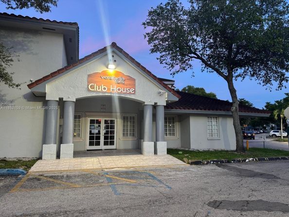 Undisclosed Address #A11852159, Miami FL 33193