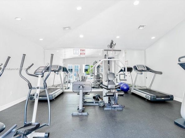 Undisclosed Address #A11852159, Miami FL 33193