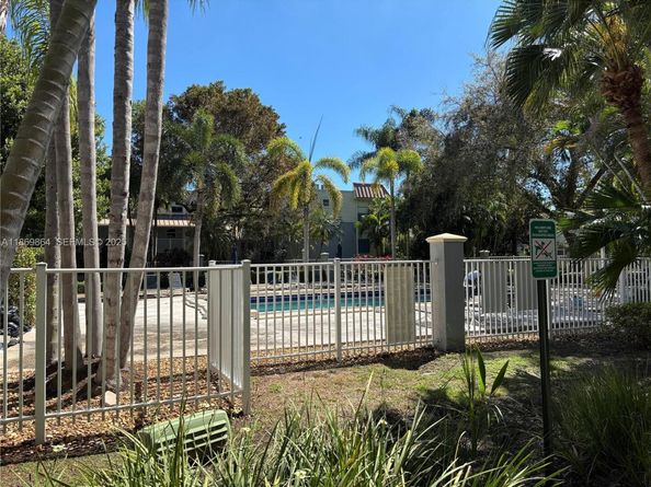 4600 SW 67th Ave 212, Miami FL 33155