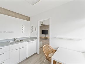 3 Island Ave PHA, Miami Beach FL 33139